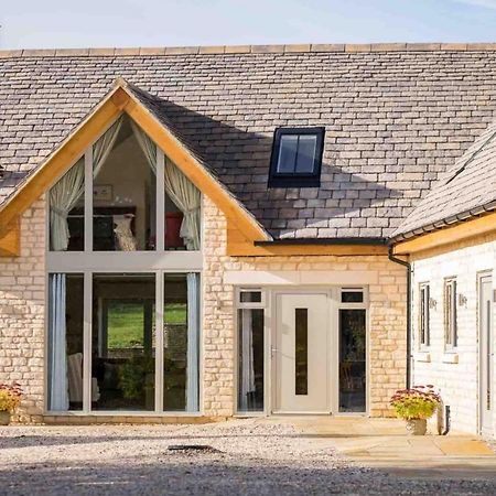Villa Flynn'S Barn Aylworth Exterior foto
