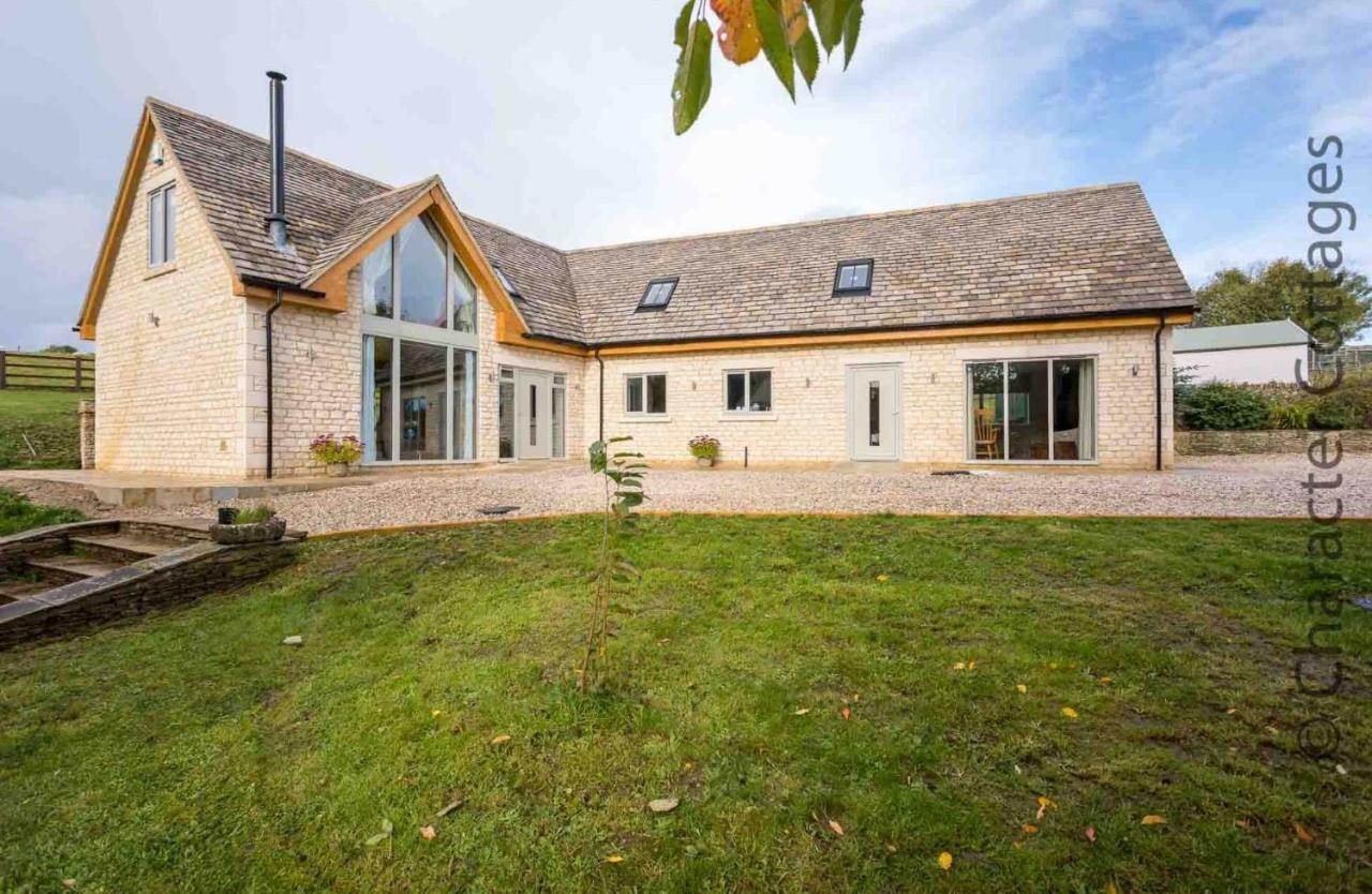 Villa Flynn'S Barn Aylworth Exterior foto
